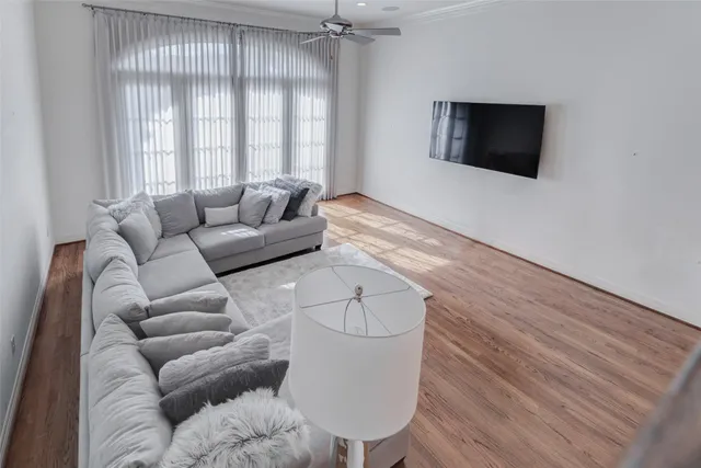 $1,000,000 | 4220 Law Street, Houston, TX 77005