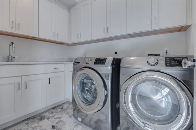 $1,000,000 | 4220 Law Street, Houston, TX 77005