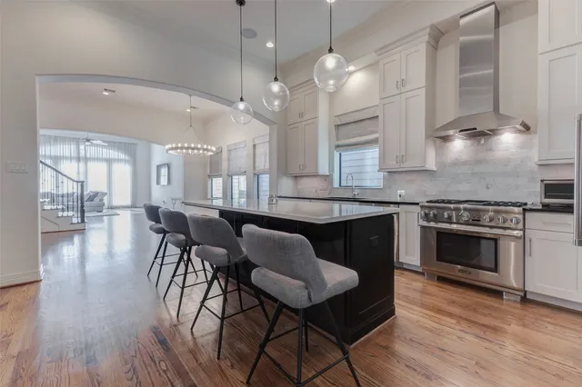 $1,000,000 | 4220 Law Street, Houston, TX 77005