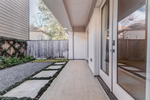 $1,000,000 | 4220 Law Street, Houston, TX 77005