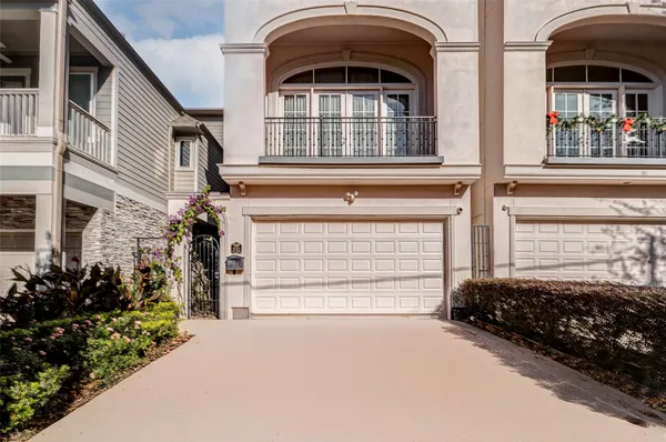 $1,000,000 | 4220 Law Street, Houston, TX 77005