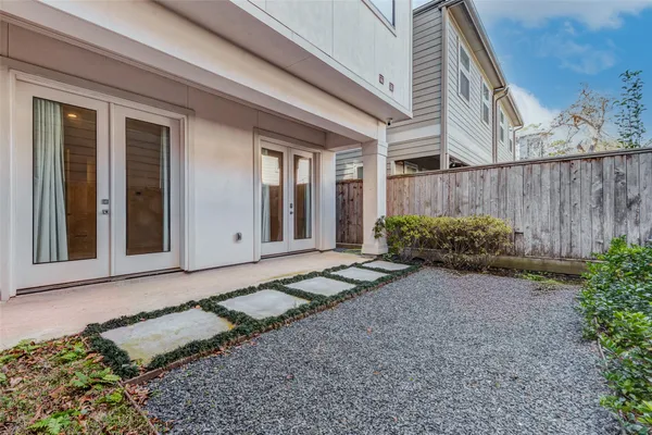 $1,000,000 | 4220 Law Street, Houston, TX 77005