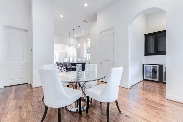 $1,000,000 | 4220 Law Street, Houston, TX 77005