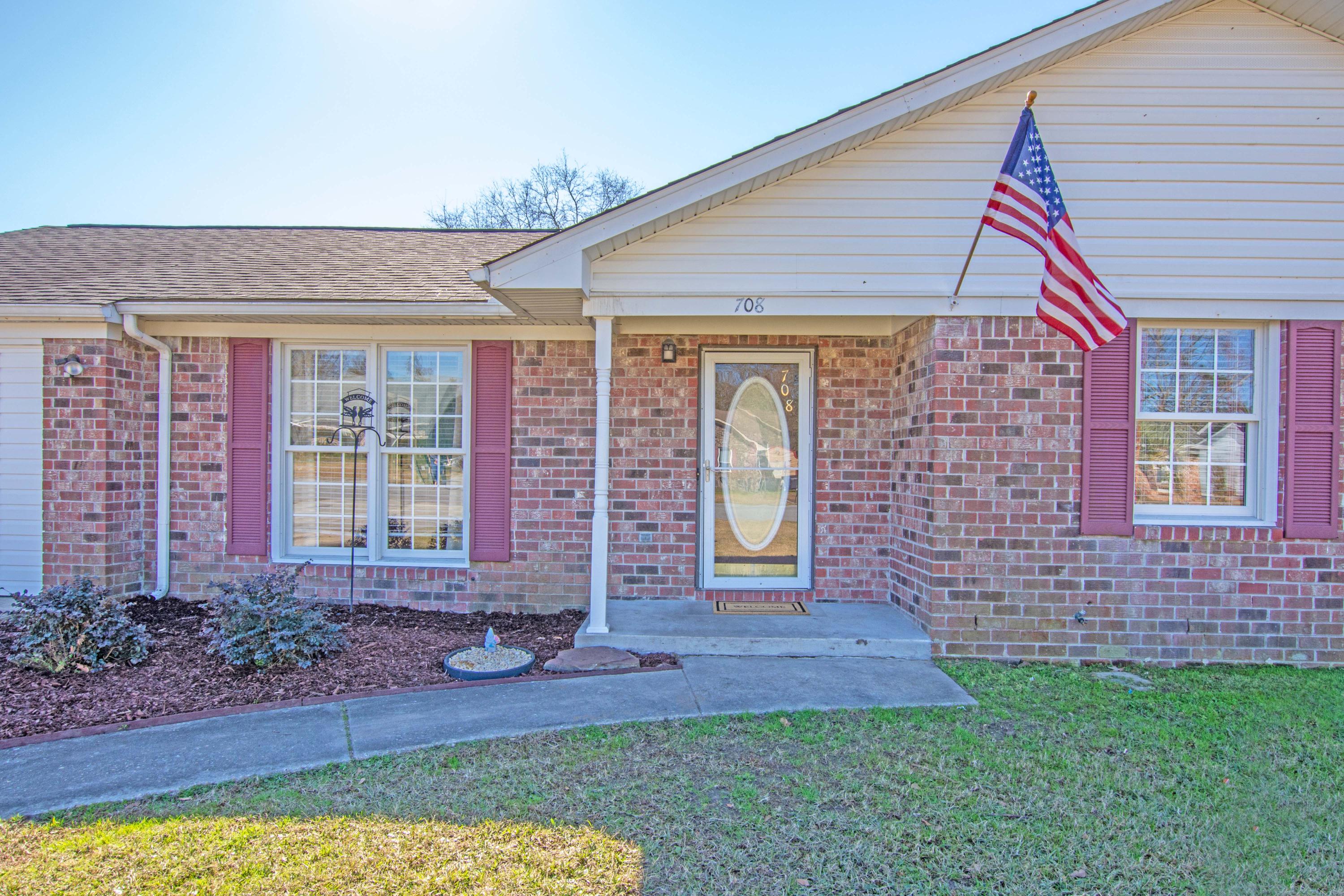 708 Beauregard Road Summerville, SC 29486 - Photo 1 of 37 0-7