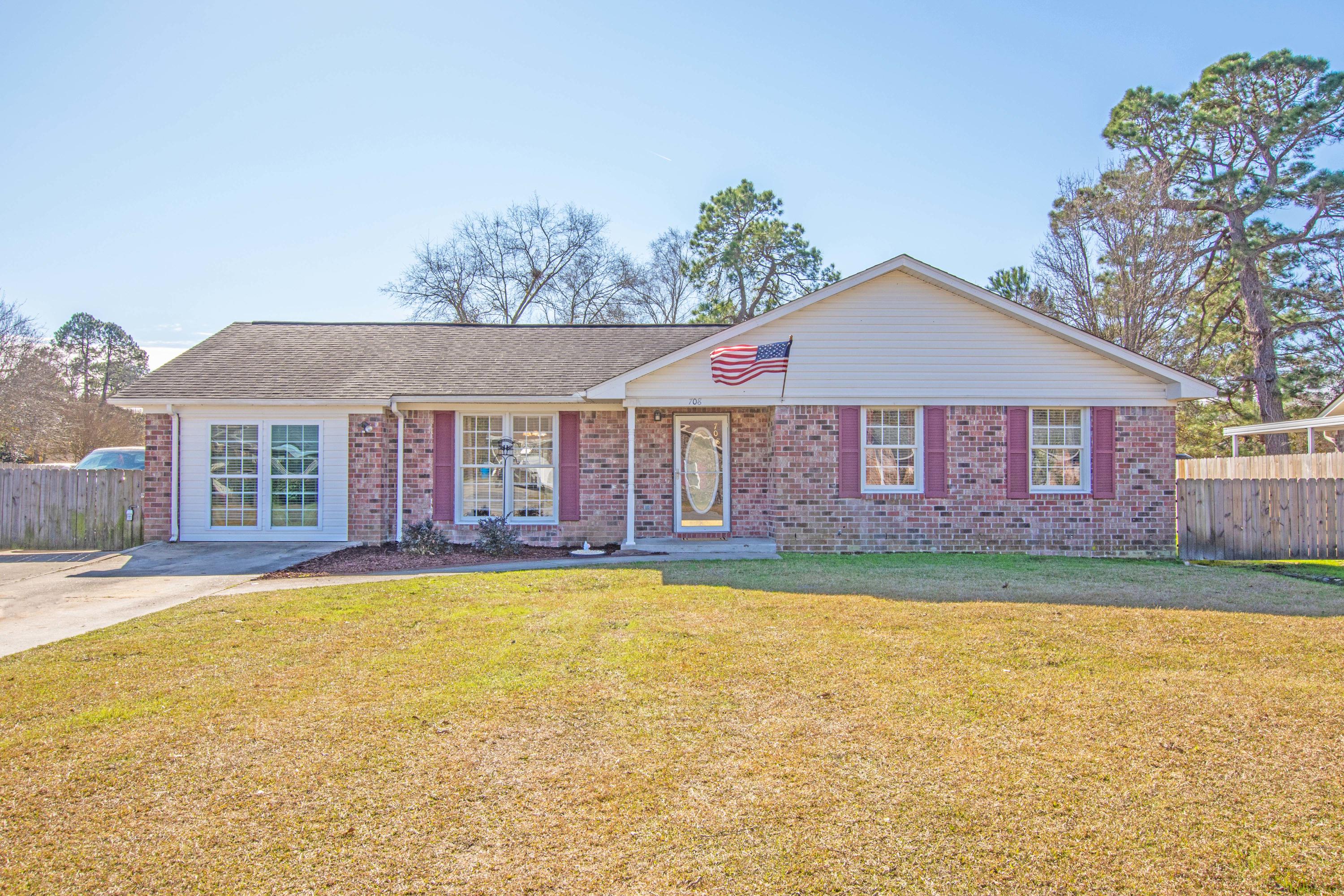 708 Beauregard Road Summerville, SC 29486 - Photo 2 of 37 0-9
