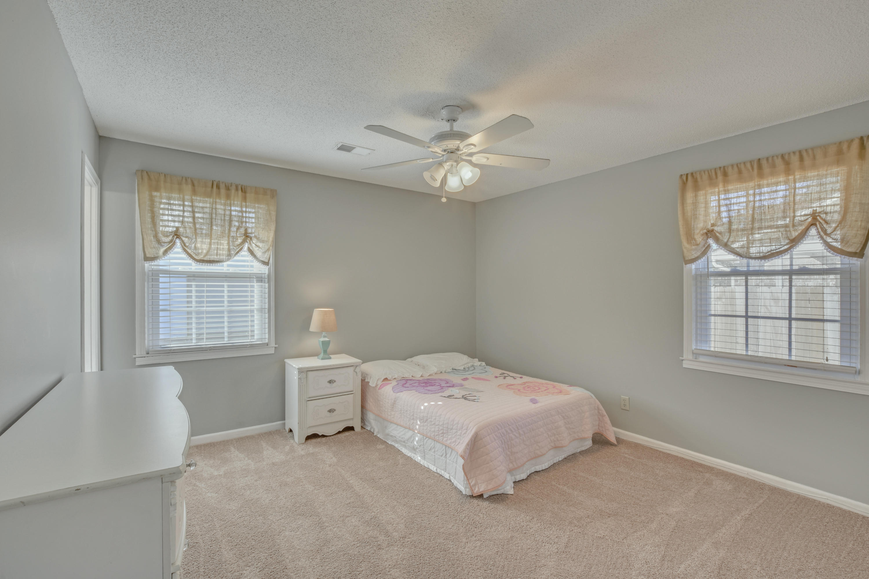 708 Beauregard Road Summerville, SC 29486 - Photo 19 of 37 1