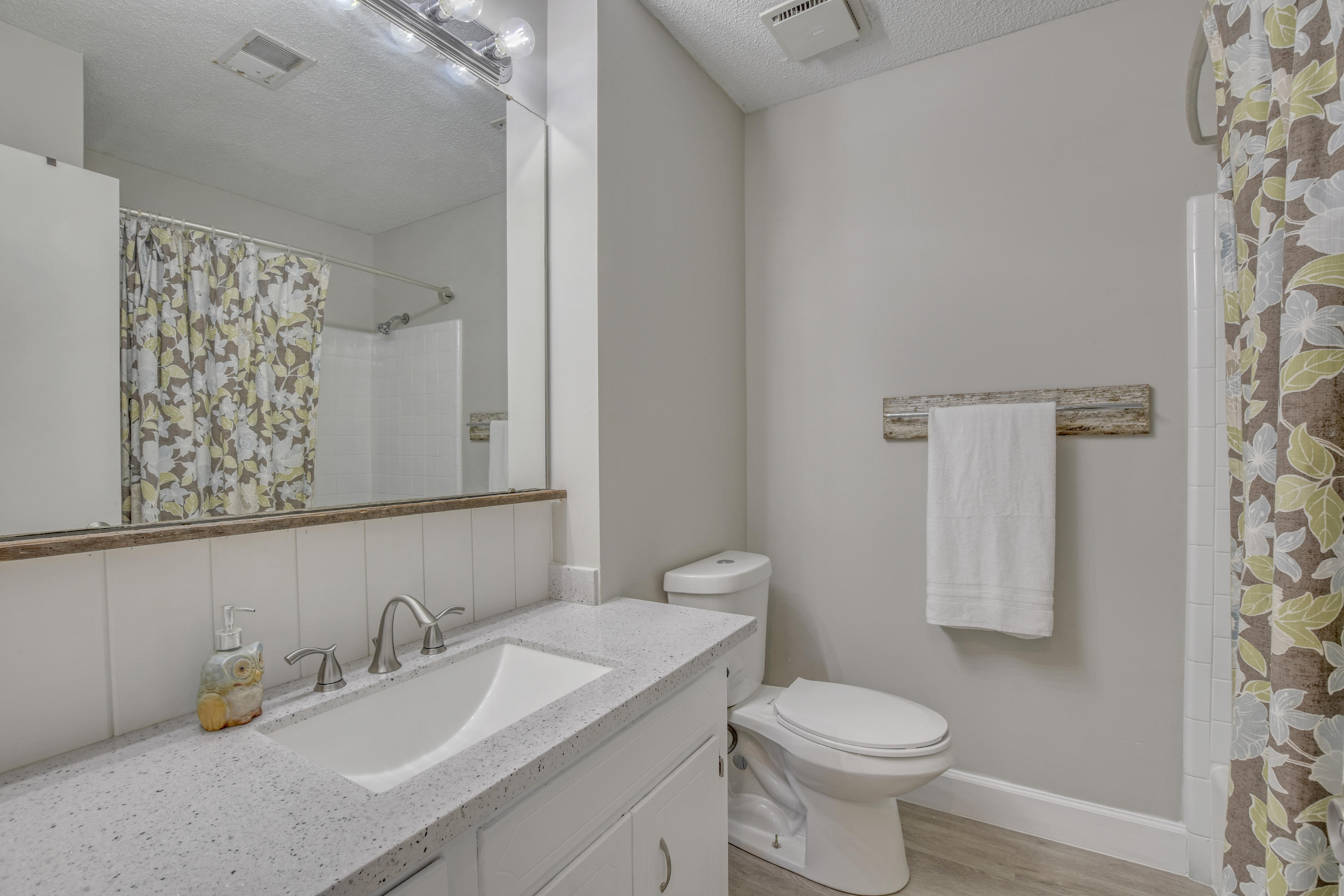 708 Beauregard Road Summerville, SC 29486 - Photo 27 of 37 9