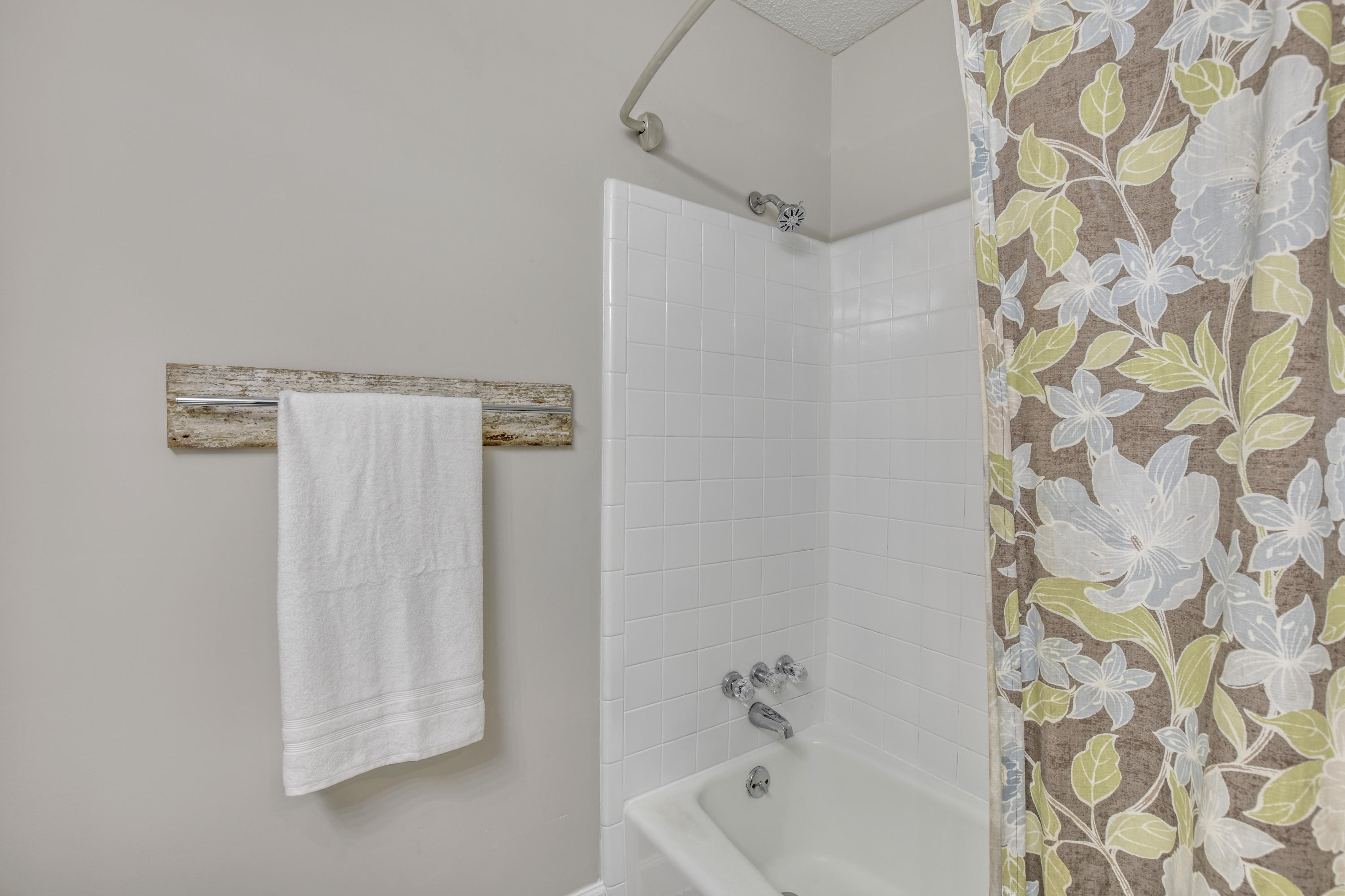 708 Beauregard Road Summerville, SC 29486 - Photo 28 of 37 10