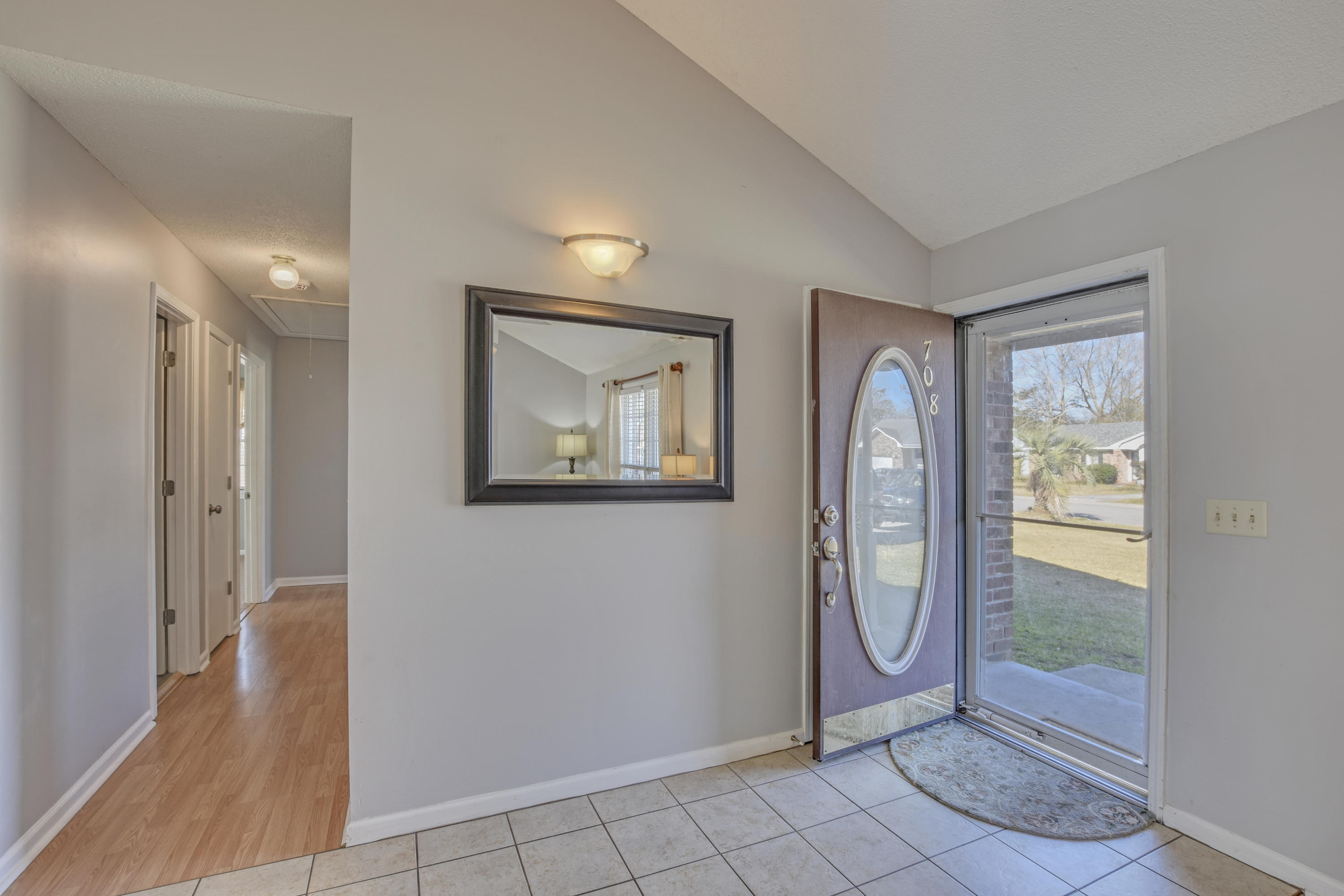 708 Beauregard Road Summerville, SC 29486 - Photo 7 of 37 26