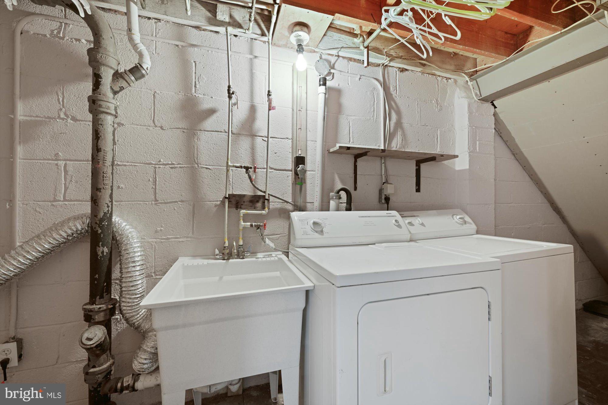 551 Brisbane Road Baltimore, MD 21229 - Photo 14 of 37 Laundry Room