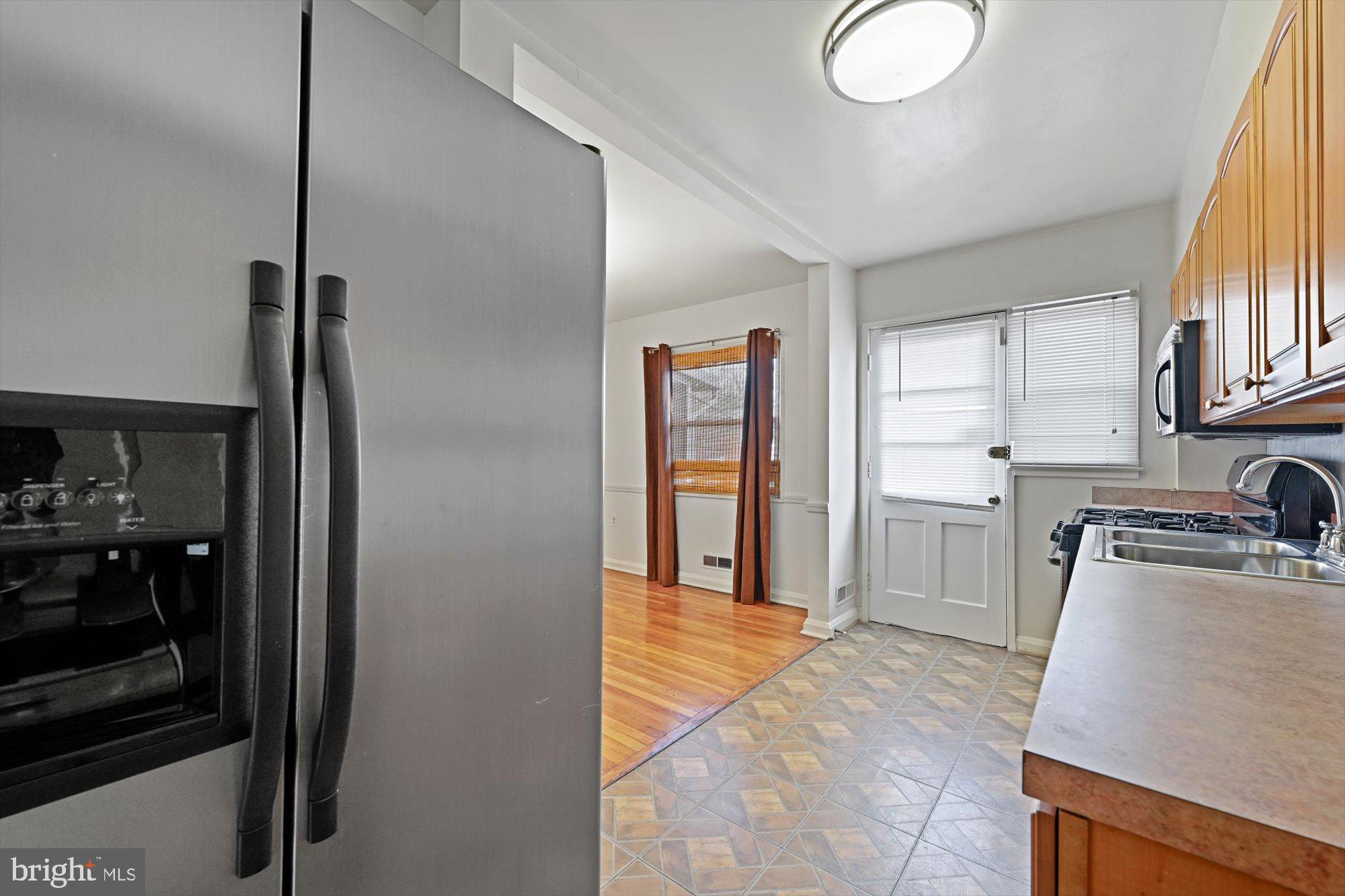 551 Brisbane Road Baltimore, MD 21229 - Photo 16 of 37