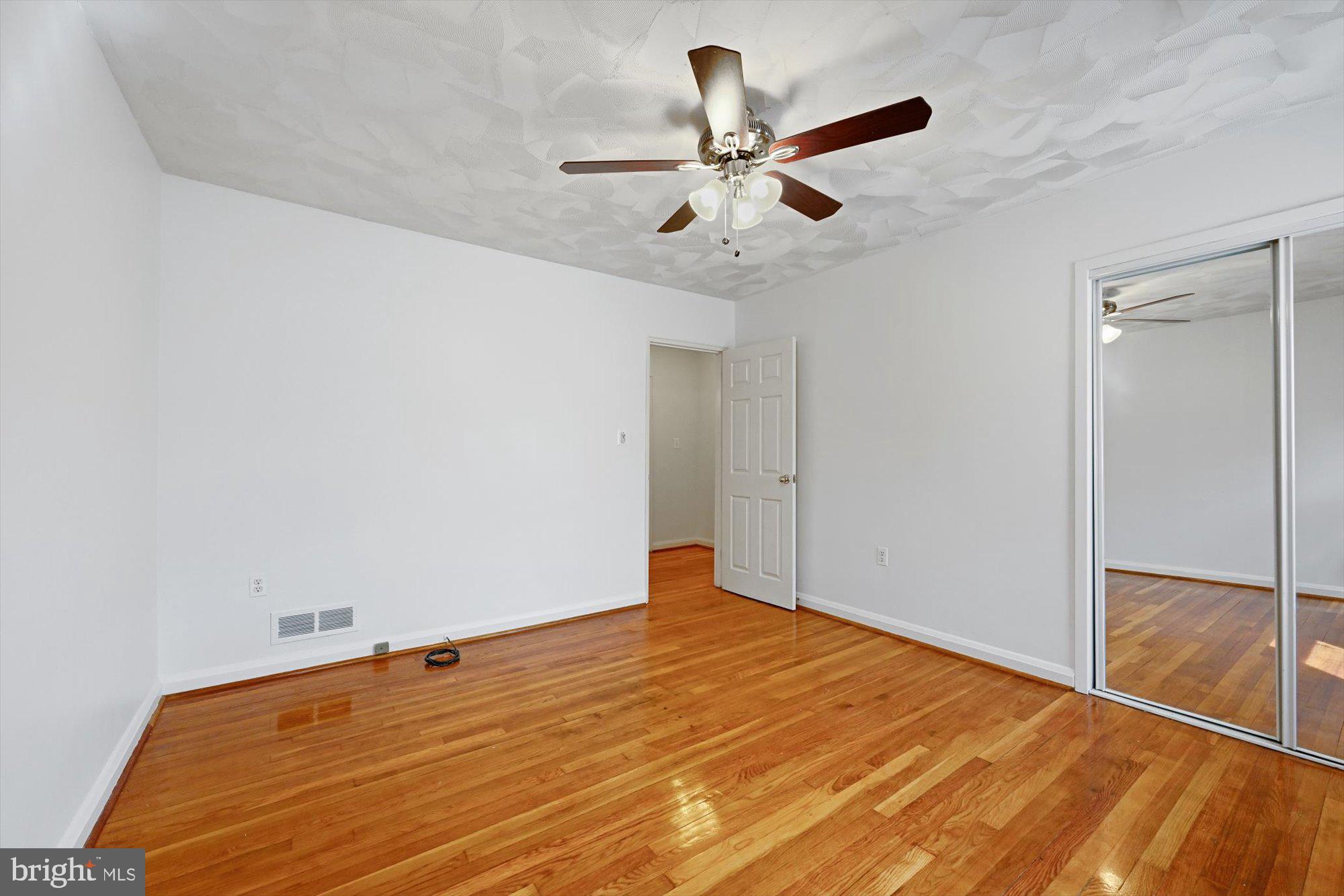 551 Brisbane Road Baltimore, MD 21229 - Photo 19 of 37