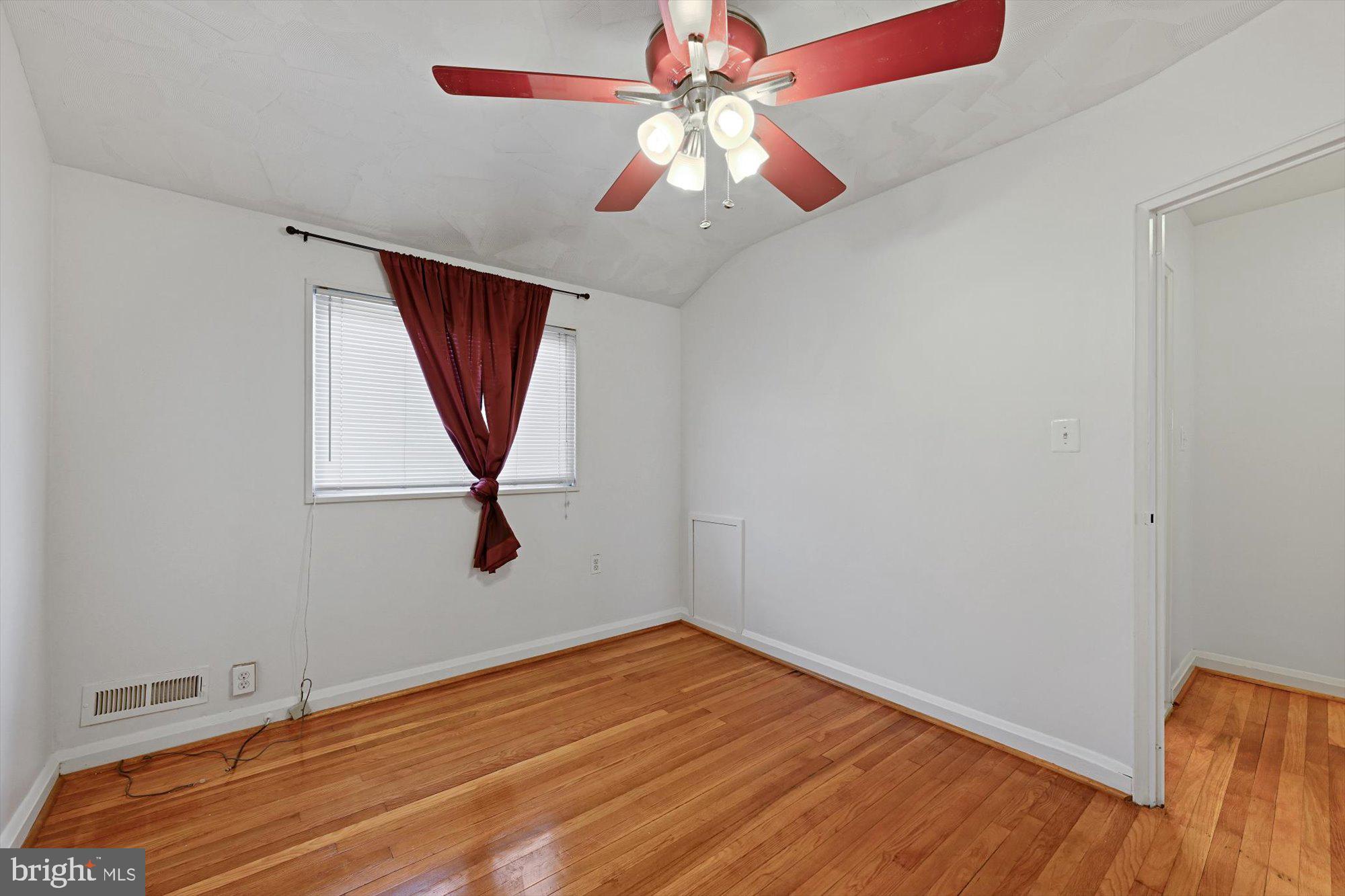 551 Brisbane Road Baltimore, MD 21229 - Photo 26 of 37