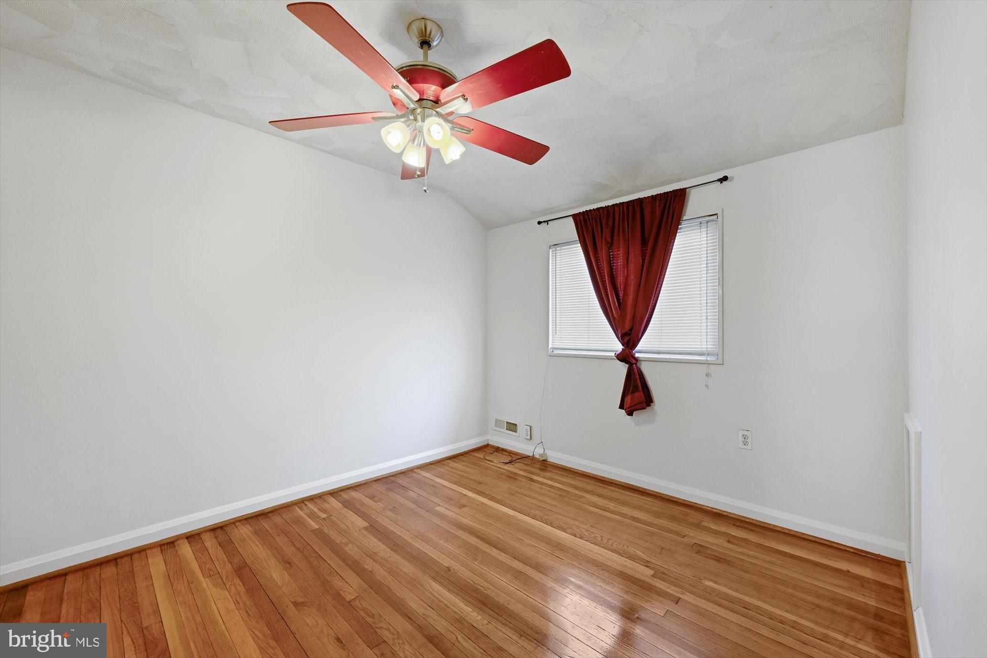 551 Brisbane Road Baltimore, MD 21229 - Photo 27 of 37 Second Bedroom