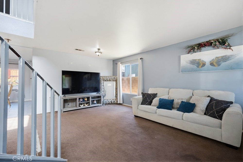 1216 Lilac Ridge Drive Perris, CA 92571 - Photo 8 of 41