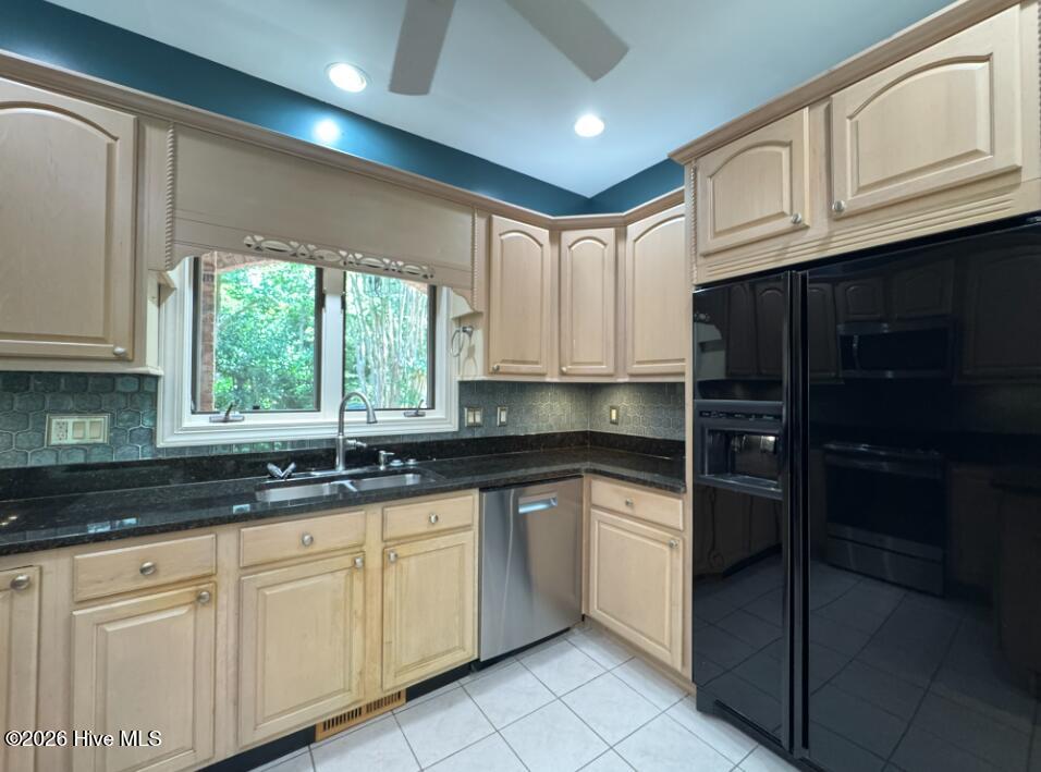 107 Canvasback Point Hampstead, NC 28443 - Photo 8 of 20