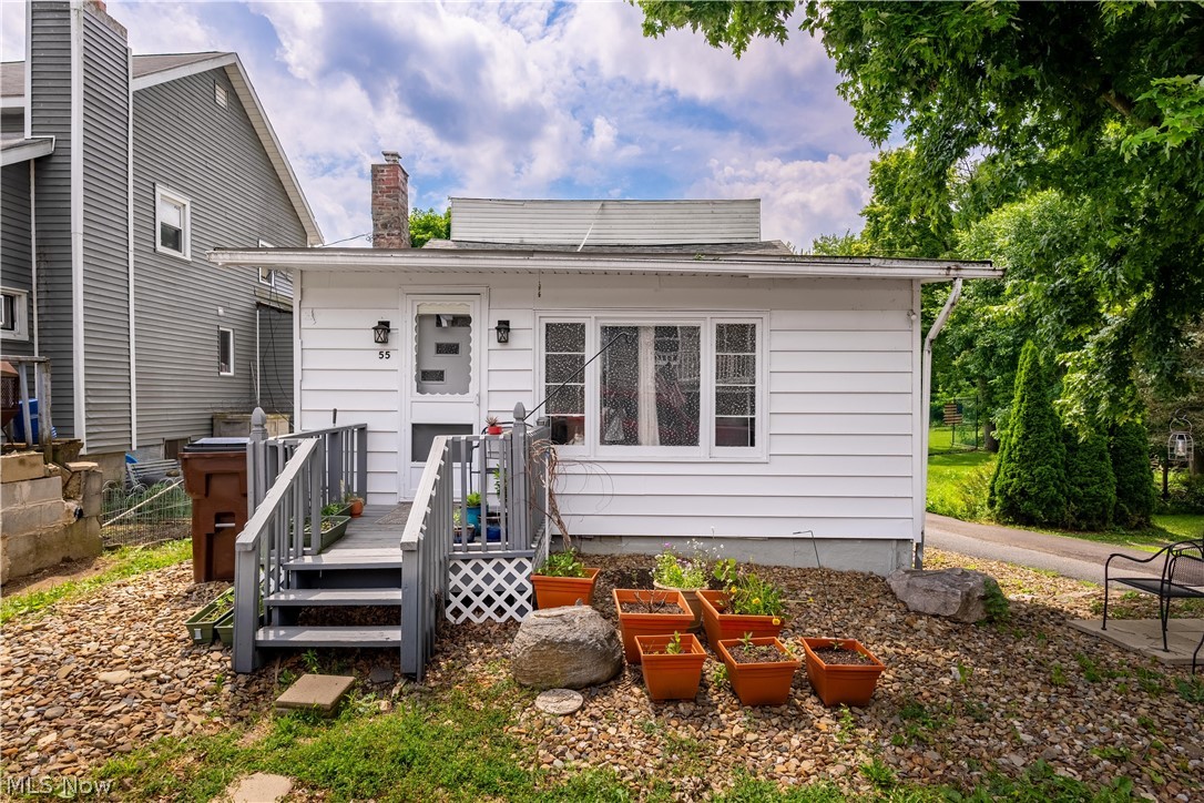 8177 South Cleveland Massillon Road, Unit 55 Clinton, OH 44216 - Photo 1 of 35 Make memoreis at Luna Lake in unit #55