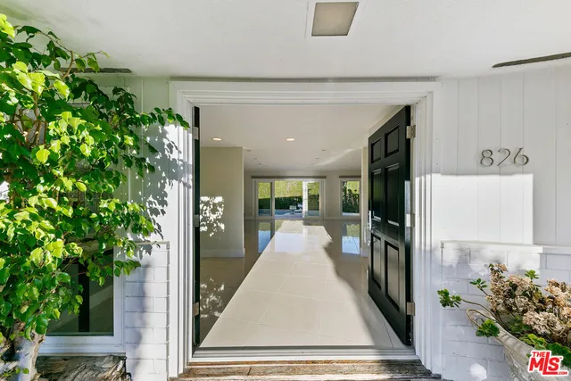 $11,950 | 826 North Tigertail Road, Los Angeles, CA 90049