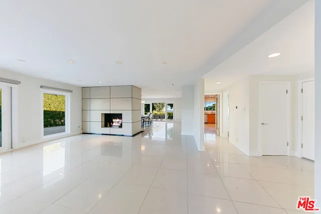 $11,950 | 826 North Tigertail Road, Los Angeles, CA 90049