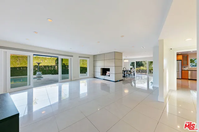 $11,950 | 826 North Tigertail Road, Los Angeles, CA 90049