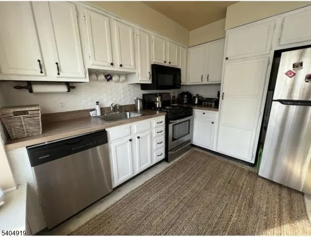 $379,000 | 201 Broadmoor Court, Unit 3, Union, NJ 07083