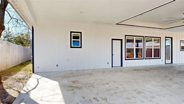 $2,300 | 4867 North Oakland Lane, Bryan, TX 77808