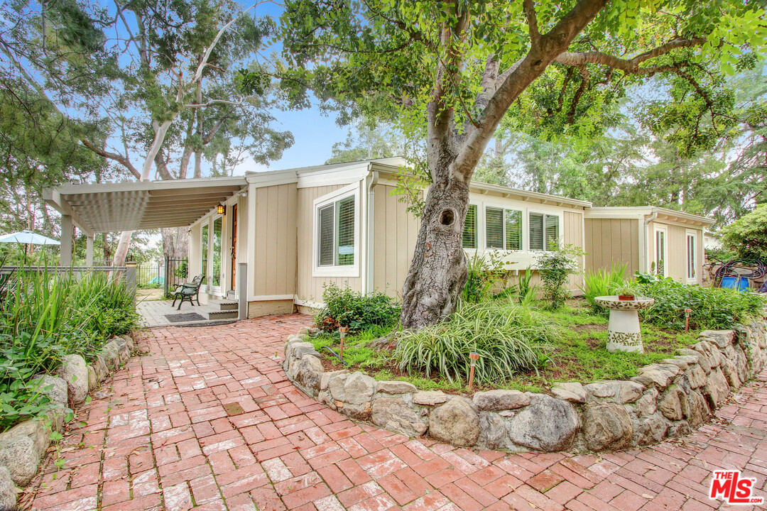 9558 Inspiration Way Tujunga, CA 91042 - Photo 1 of 27 Gallery Image 1