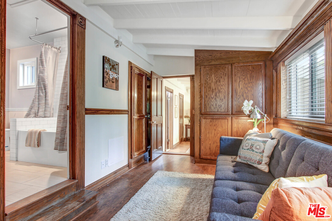 9558 Inspiration Way Tujunga, CA 91042 - Photo 15 of 27 Gallery Image 15