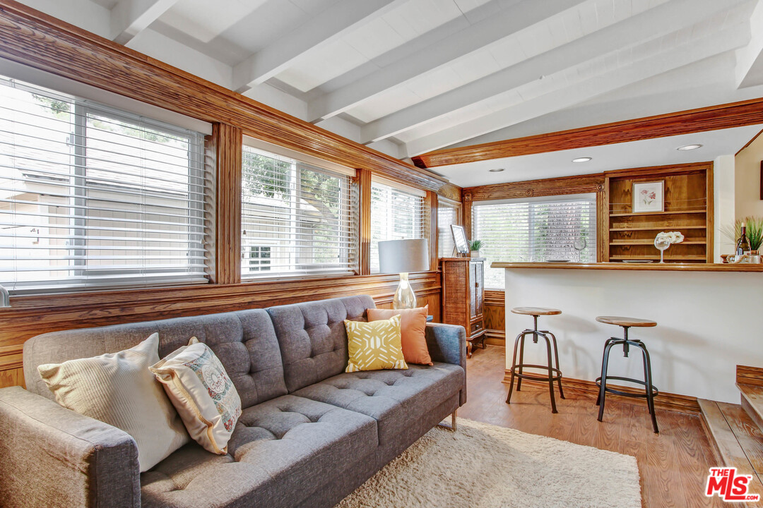 9558 Inspiration Way Tujunga, CA 91042 - Photo 16 of 27 Gallery Image 16