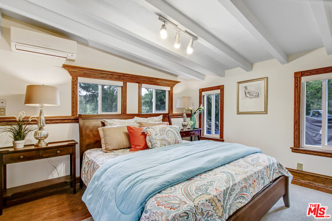 9558 Inspiration Way Tujunga, CA 91042 - Photo 20 of 27 Gallery Image 20
