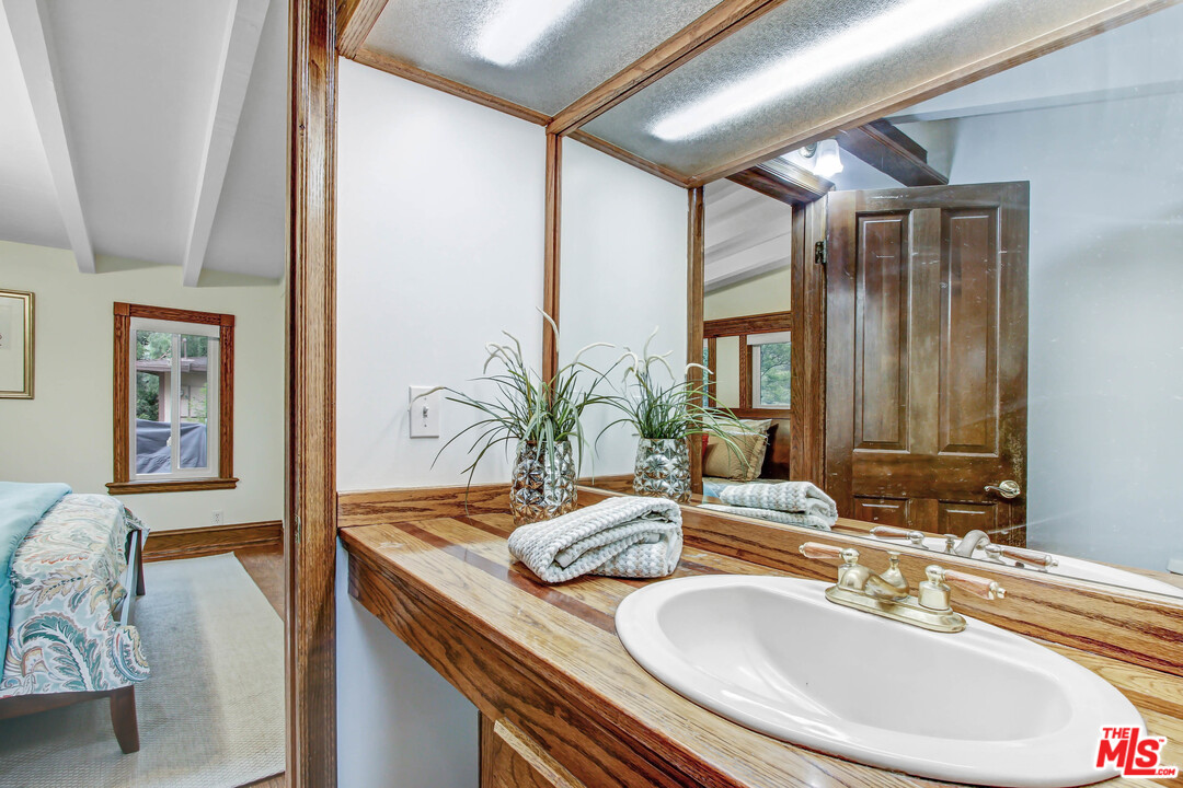 9558 Inspiration Way Tujunga, CA 91042 - Photo 23 of 27 Gallery Image 23
