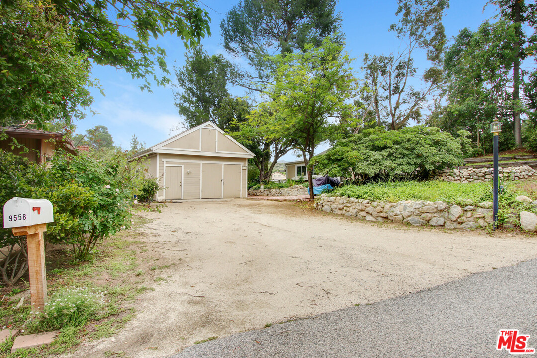 9558 Inspiration Way Tujunga, CA 91042 - Photo 27 of 27 Gallery Image 27
