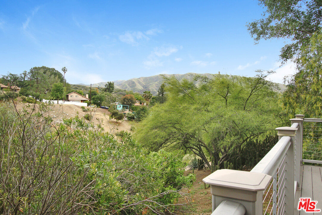 9558 Inspiration Way Tujunga, CA 91042 - Photo 4 of 27 Gallery Image 4