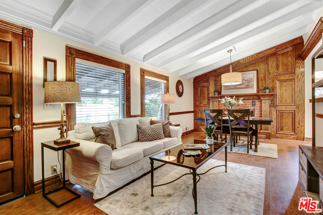 9558 Inspiration Way Tujunga, CA 91042 - Photo 8 of 27 Gallery Image 8