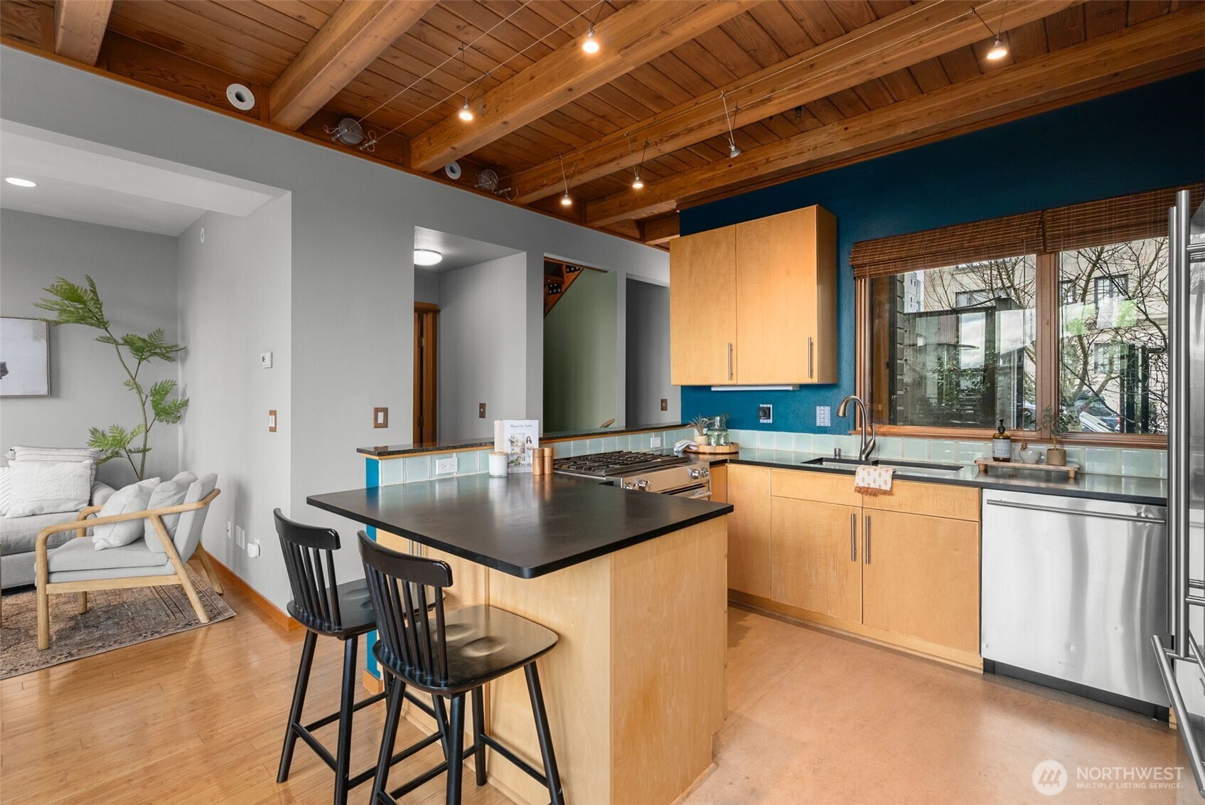 408 6th Avenue Tacoma, WA 98402 - Photo 15 of 37