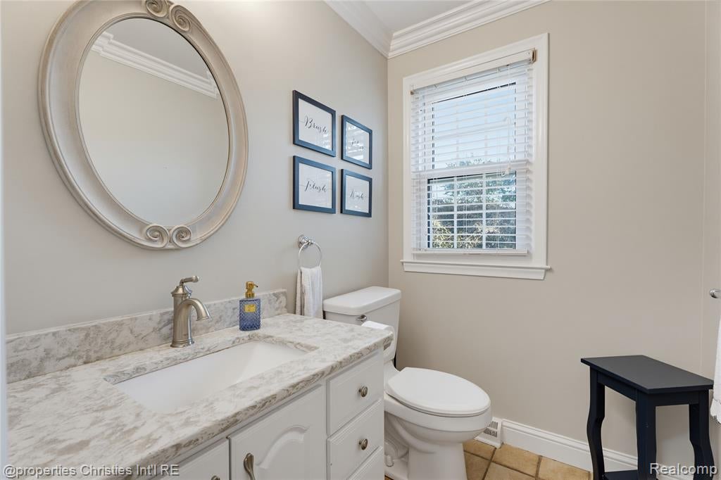 29042 Raleigh Road Farmington Hills, MI 48336 - Photo 17 of 37 Gallery Image 17