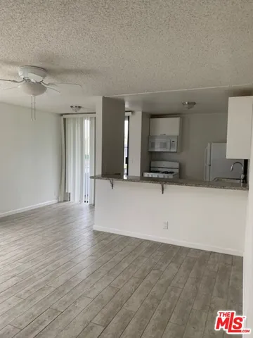 a view of utility room