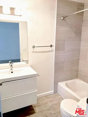 a view of a kitchen with utility room