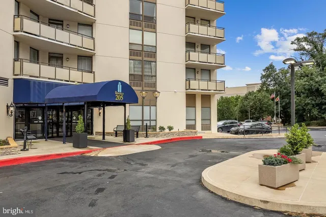 a view of building with street
