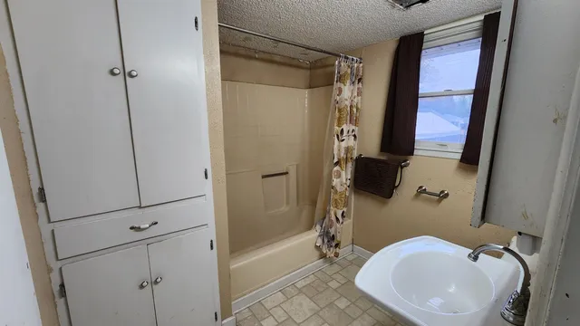 $84,000 | 121 North Elm Street, Wellington, KS 67152