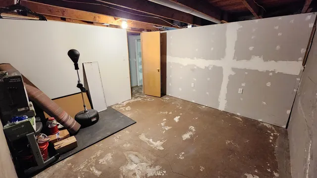 $84,000 | 121 North Elm Street, Wellington, KS 67152