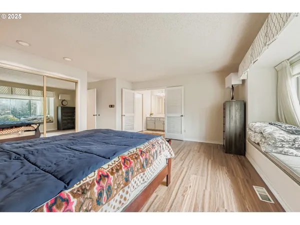 $670,000 | 32655 Southwest Lake Point Court, Wilsonville, OR 97070