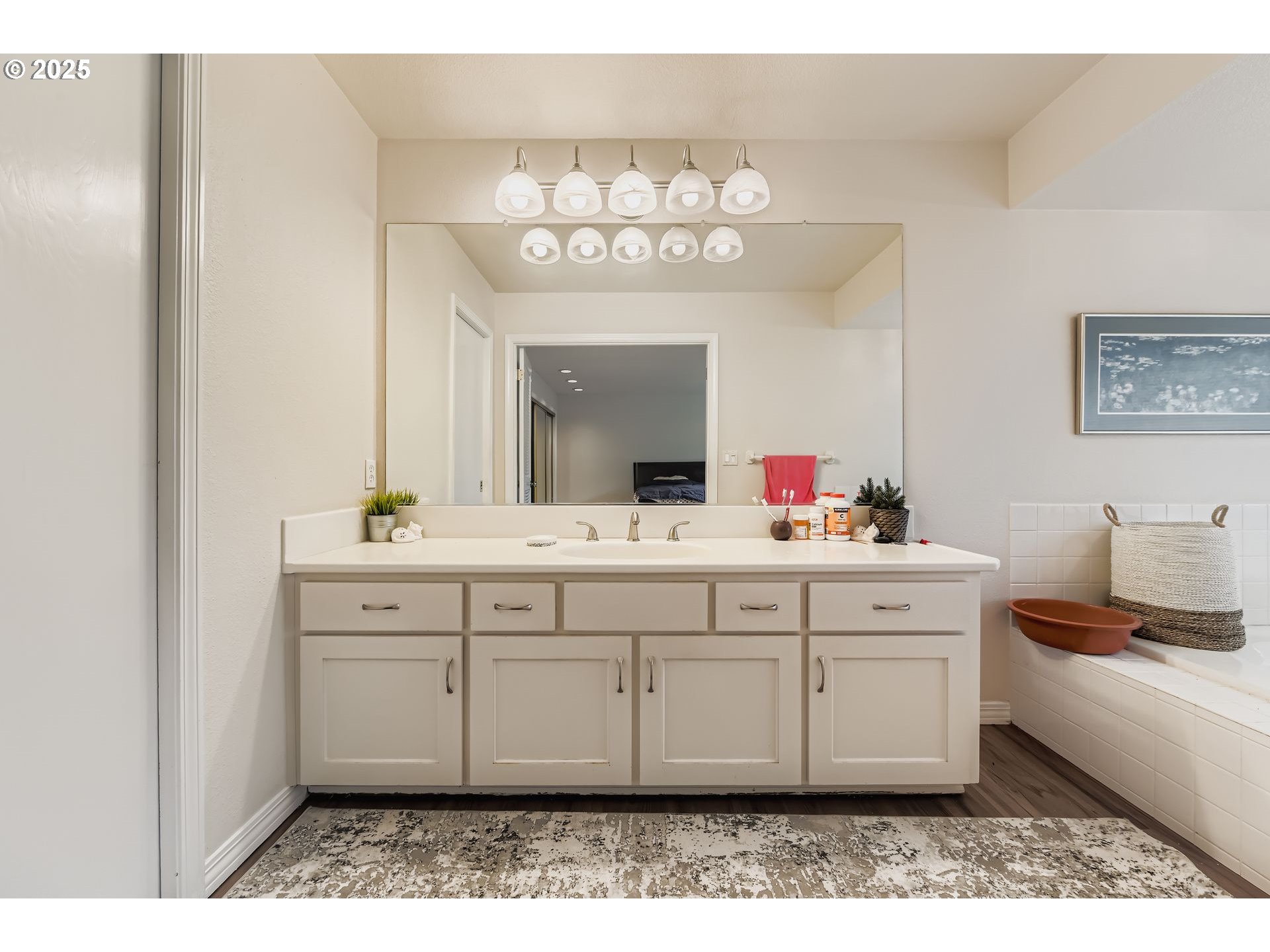 32655 Southwest Lake Point Court Wilsonville, OR 97070 - Photo 20 of 30 Bathroom, Attached