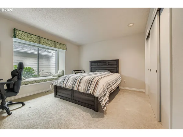 $670,000 | 32655 Southwest Lake Point Court, Wilsonville, OR 97070