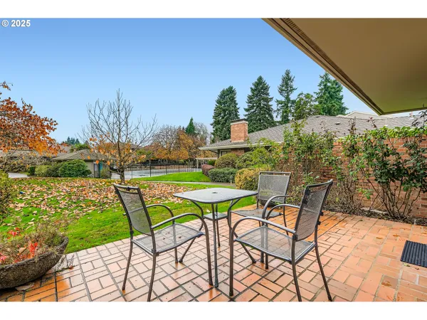 $670,000 | 32655 Southwest Lake Point Court, Wilsonville, OR 97070