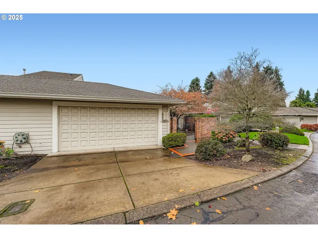 $690,000 | 32655 Southwest Lake Point Court, Wilsonville, OR 97070