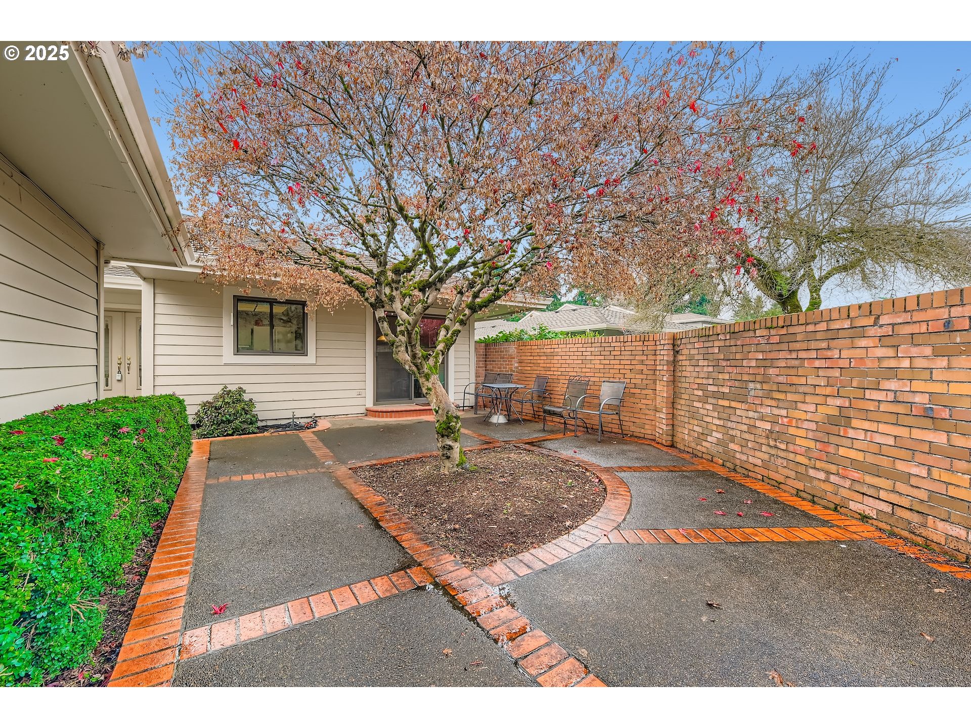 32655 Southwest Lake Point Court Wilsonville, OR 97070 - Photo 4 of 30 Courtyard