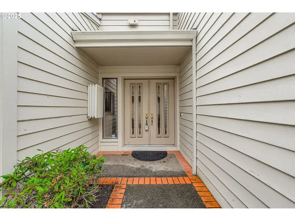 $670,000 | 32655 Southwest Lake Point Court, Wilsonville, OR 97070