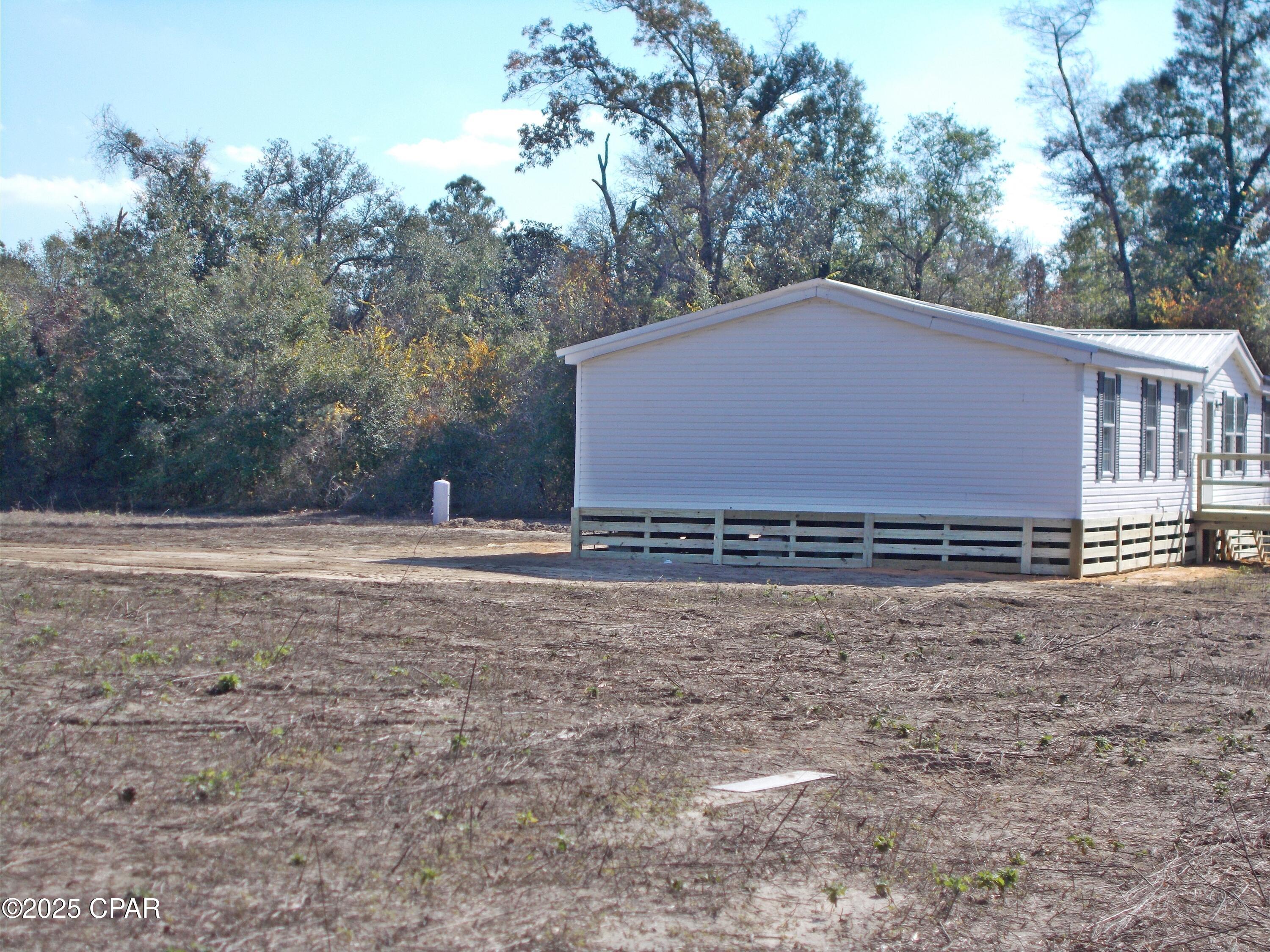 6905 Bateau Pond Road Grand Ridge, FL 32442 - Photo 17 of 24