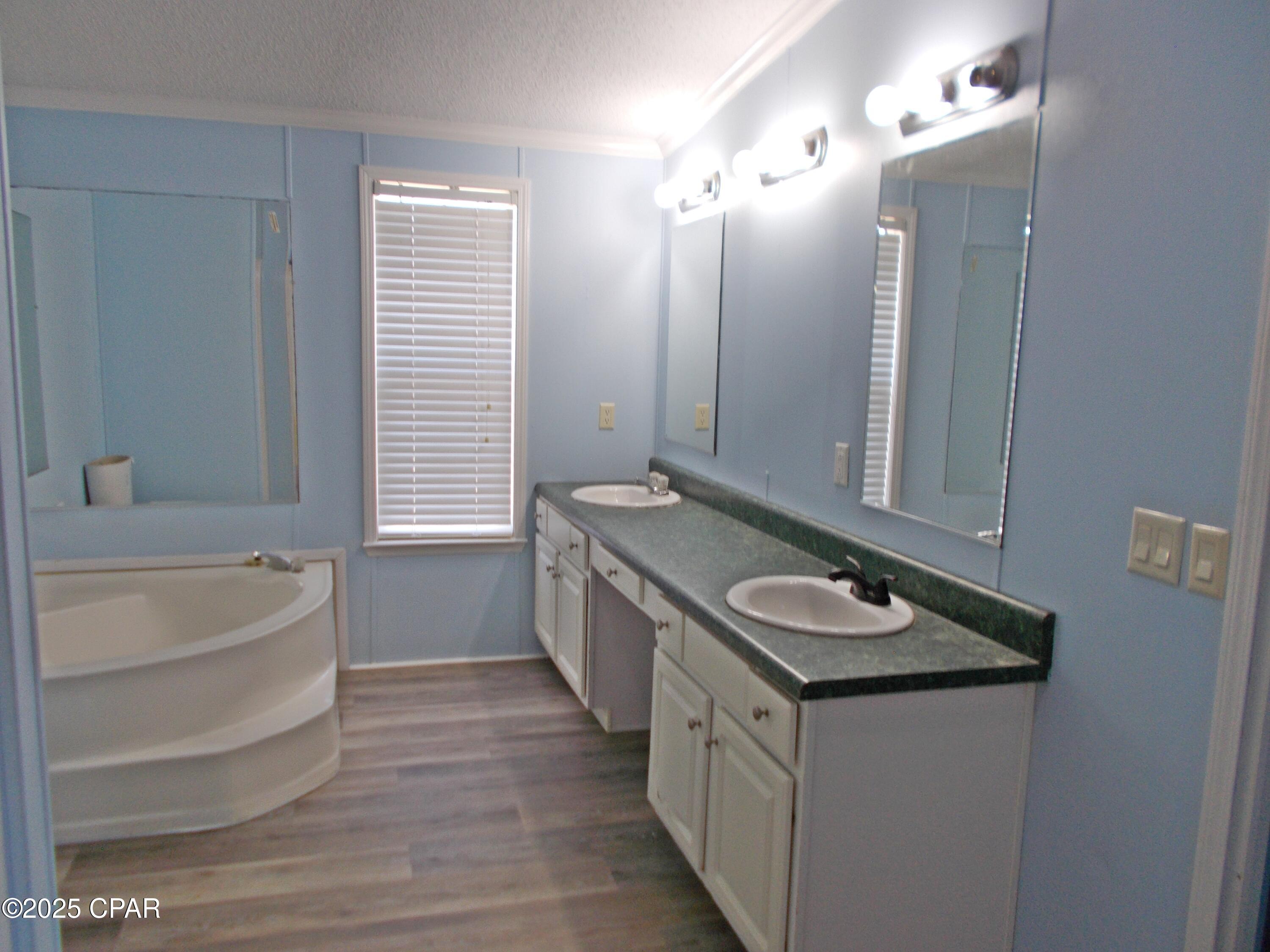 6905 Bateau Pond Road Grand Ridge, FL 32442 - Photo 8 of 24